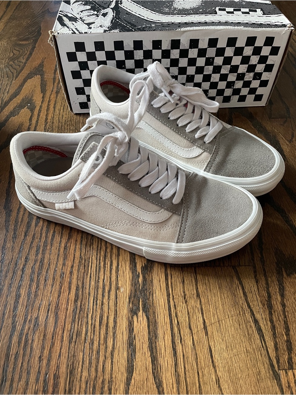 Vans Men’s Old Skool Skate Size 7 Color Cloud with box